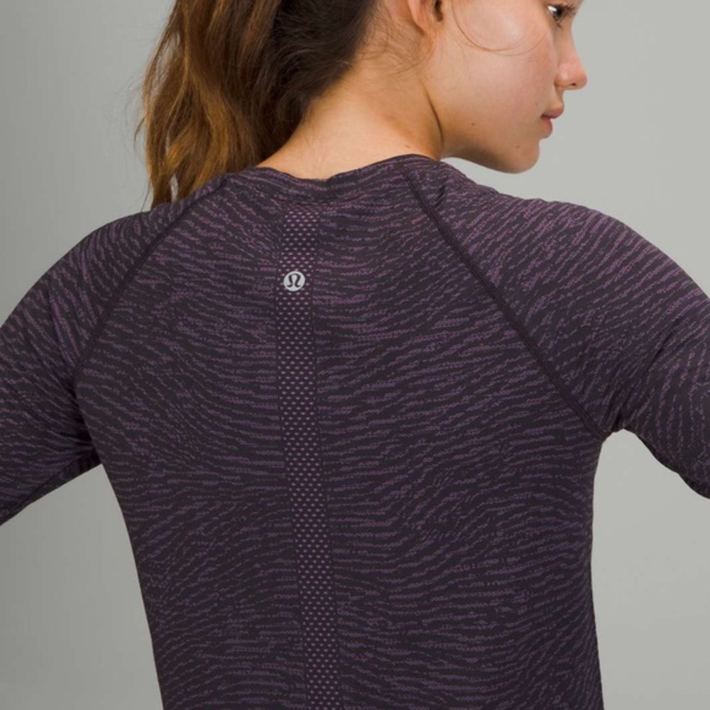 Women’s 4 Lululemon Swiftly Tech Long Sleeve Shirt 2.0 *Race Length